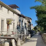 Appartement Quai N16 - Lieu Atypique Pour Un Au Calme Aramon